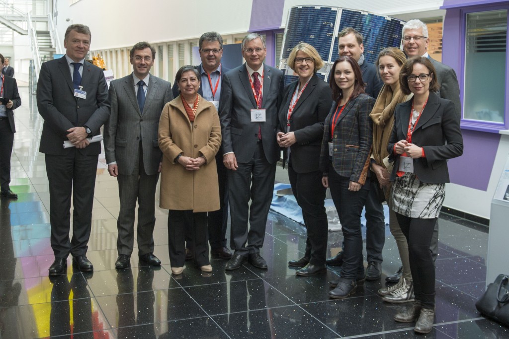 Die Österreichische Delegation bei ESTEC. © ESTEC