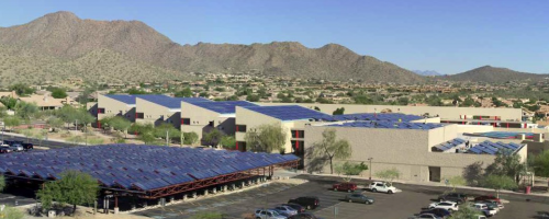 Solaranlage Desert Mountain High School. © Solid