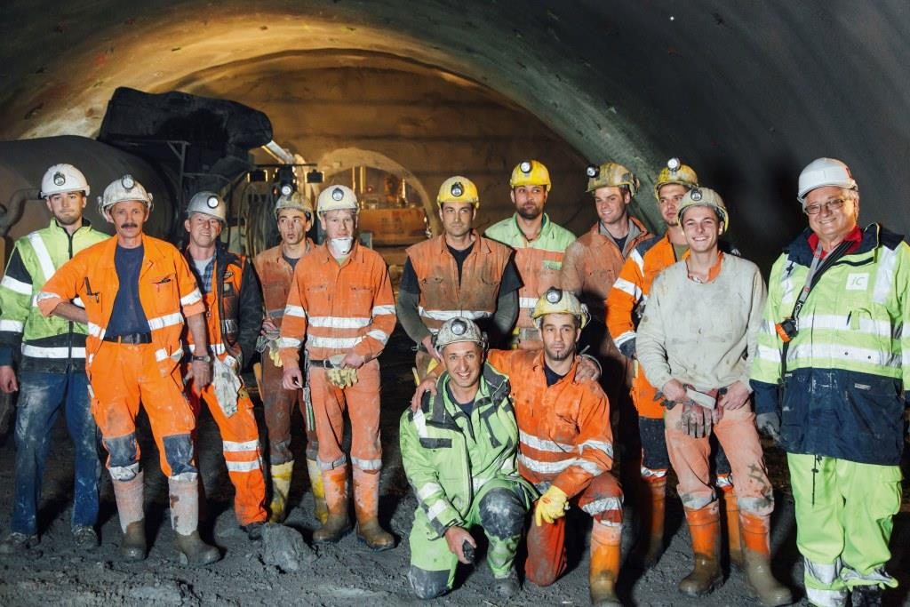 Gruppenbild der Mineure bei den Arbeiten am Semmering-Basistunnel © ÖBB