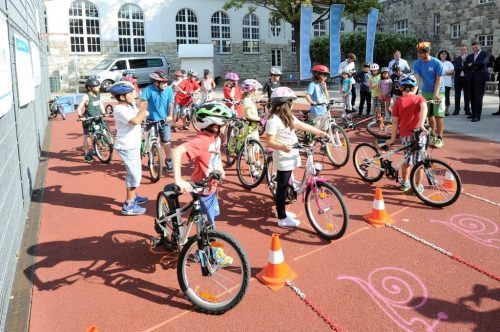Ab sofort gibt es eine neue Online-Lernplattform, um die Kinder auf dem Weg zum Fahrradführerschein zu unterstützen. © bmvit/Regina Aigner